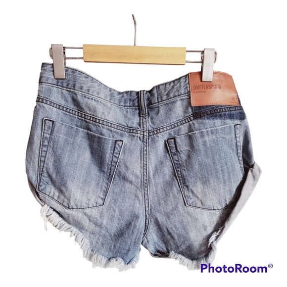 🌟 HOST PICK 🌟 One by OneTeaspoon Bandits Relaxed Fit Jeans Shorts - Picture 9 of 9